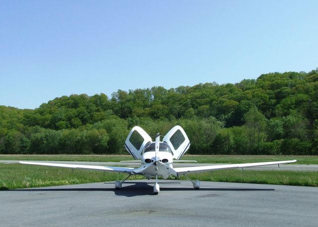 Cirrus SR-22 (N220SR) - Cirrus