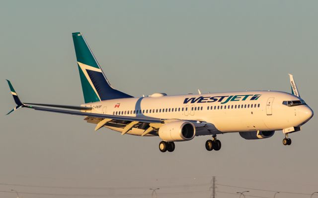 Boeing 737-800 (C-FKRF)