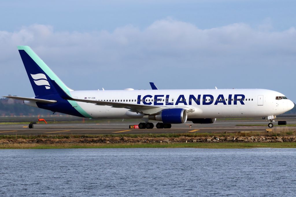 BOEING 767-300 (TF-ISN) - Now in new livery