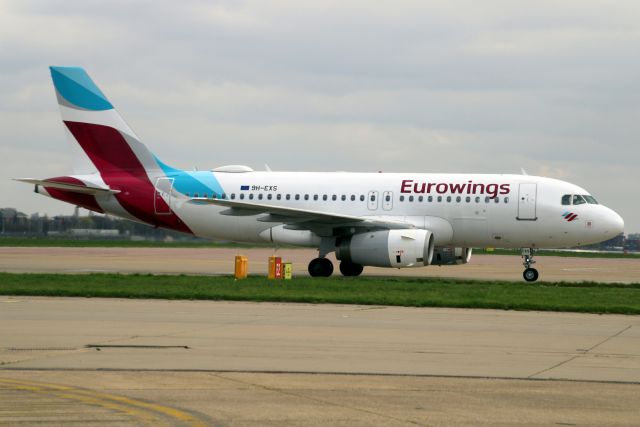 Airbus A319 (9H-EXS) - Taxiing to Stand 224 on 3-Apr-23 operating flight EWG9466 from EDDL.