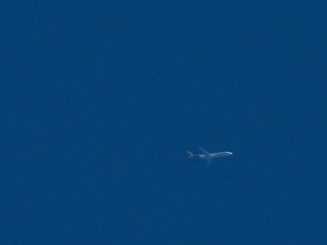 McDonnell Douglas MD-83 (N423NV) - An Allegiant Air MD-83 Flying By My House, If this aircraft is lucky it will be one of the last few Allegiant MD-83s remaining before retirement