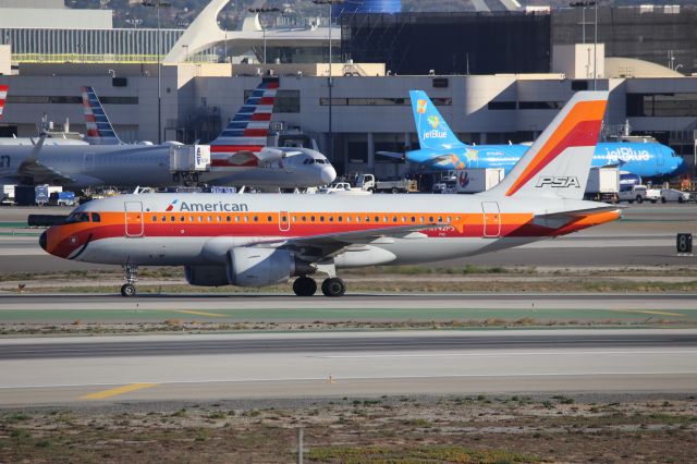 Airbus A319 (N742PS)