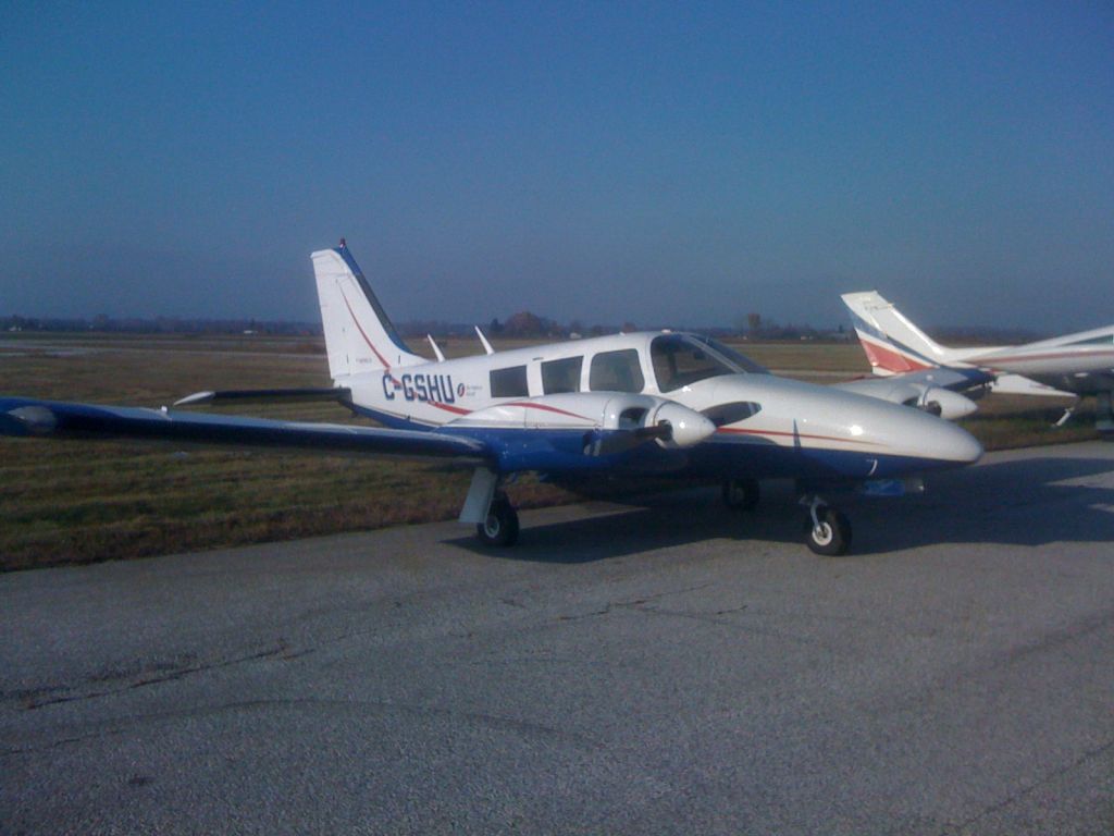 Piper Seneca (C-GSHU)