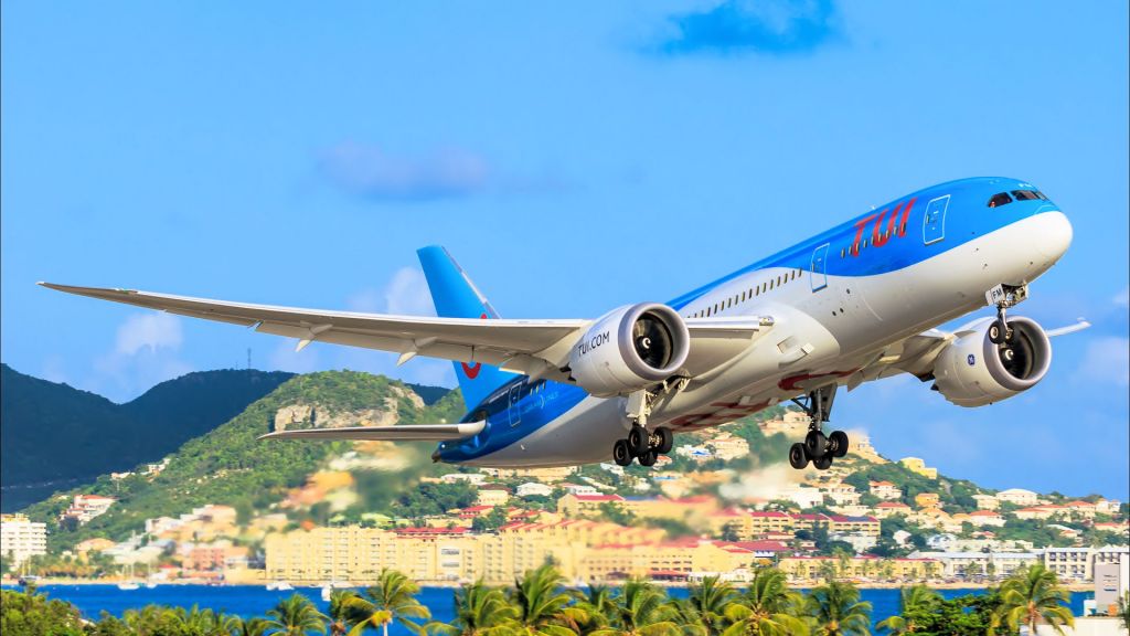 Boeing 787-8 (PH-TFM) - TUI departing TNCM St Maarten on 21-08-2016