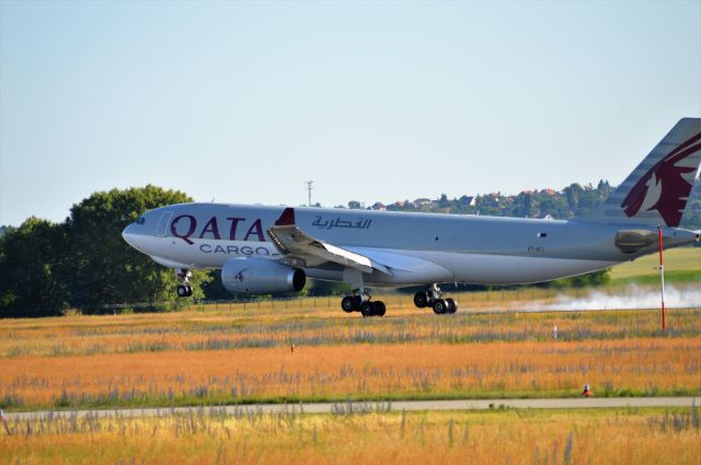 Airbus A330-200 (A7-AFJ) - Take off RWY 31R