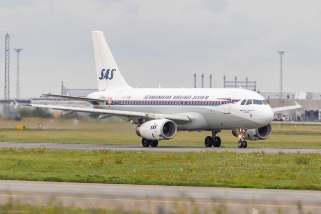 OY-KBO — - Taxie before takeoff, Copenhagen Sep 2015