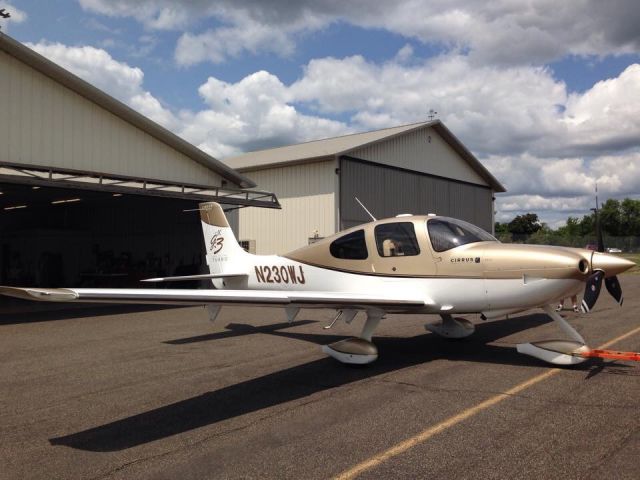 Cirrus SR-22 (N230WJ) - Casey Jones 2007 Cirrus SR22 GTSx G3.  The only cirrus in the 2007 fleet to have a spinner that matches the color of the fuselage. 