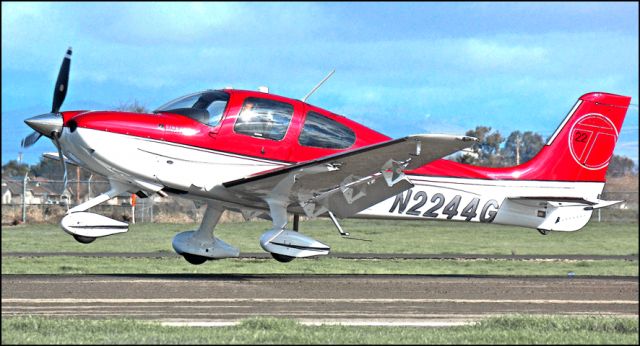 Cirrus SR-22 (N2244G)