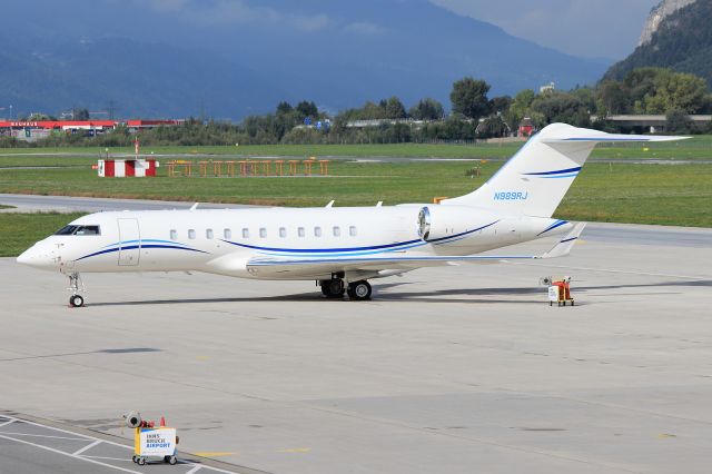 Bombardier Global 5000 (N989RJ)