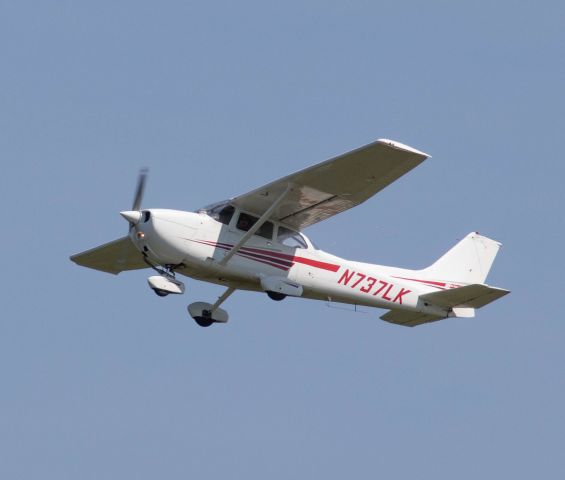 Cessna Skyhawk (N737LK)