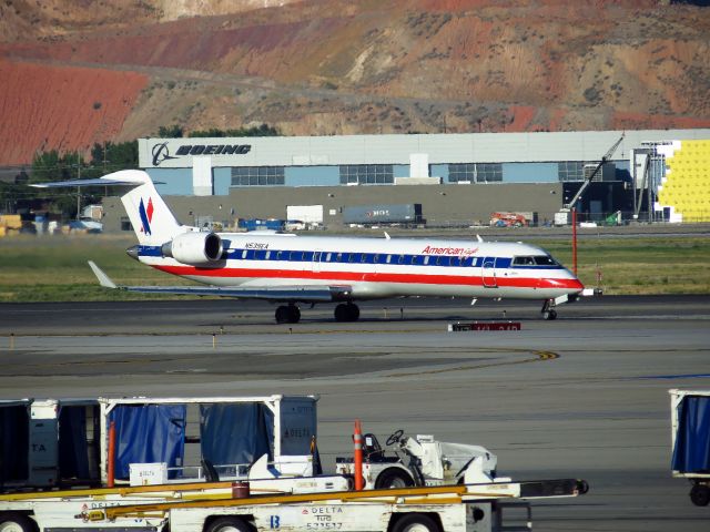 Canadair Regional Jet CRJ-700 (N539EA)