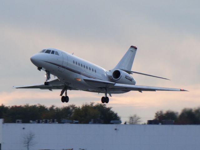 Dassault Falcon 2000 (N236QS)