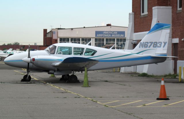 Piper Aztec (N6783Y)