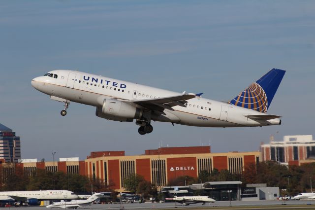 Airbus A319 (N839UA)