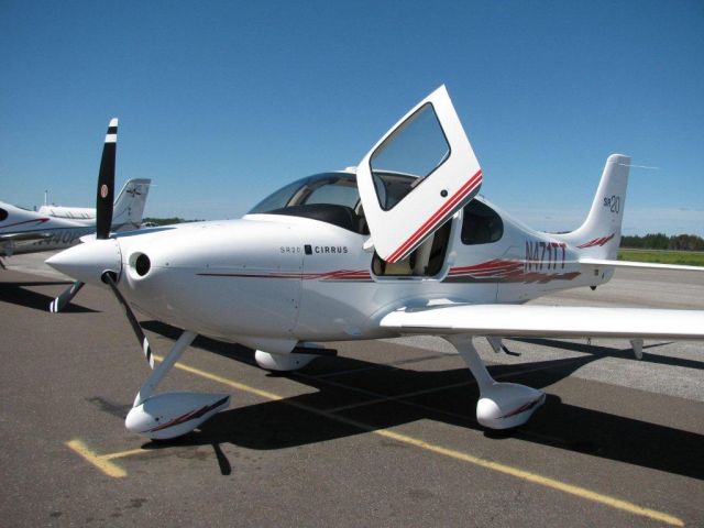 Cirrus SR-20 (N471TT)