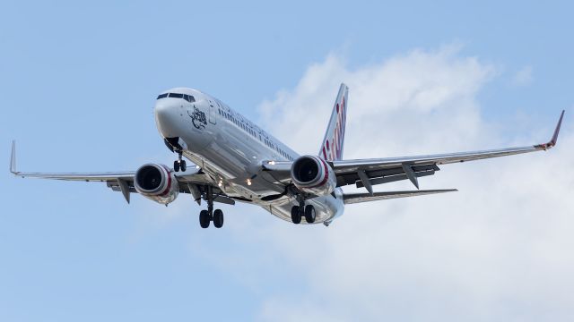 Boeing 737-800 — - On short finals to YBTL.