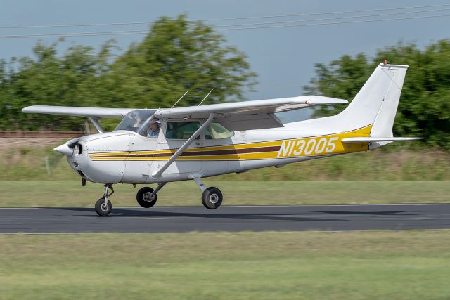 Cessna Skyhawk (N13005)