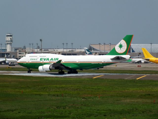 Boeing 747-400 (B-16412)