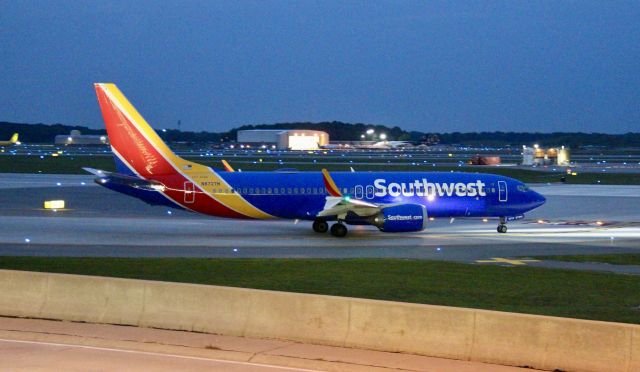 Boeing 737 MAX 8 (N8727M) - WN3087 to STL (July 31st, 2023)