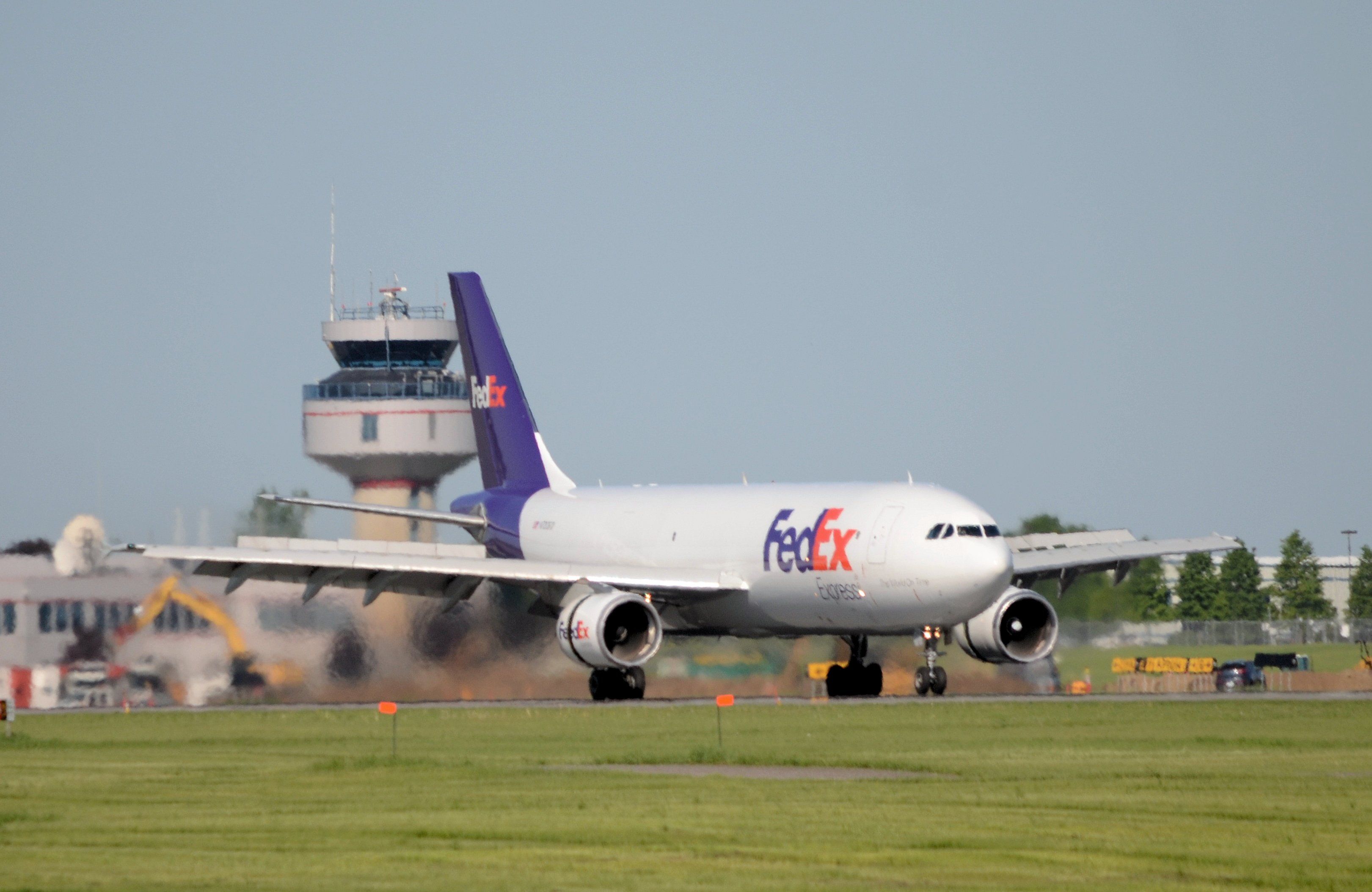 Airbus A300F4-600 (N720FD) - "Kristin Marie" just arrived from Buffalo on rwy 07R