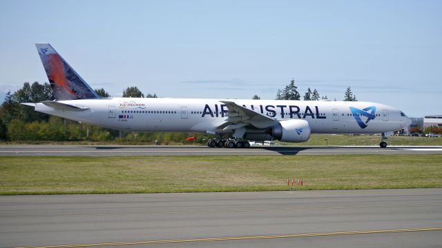 BOEING 777-300 (F-OLRD) - BOE731 performs a RTO check on Rwy 34L after its C1 flight on 9/27/16. (ln 1431 / cn 61602).