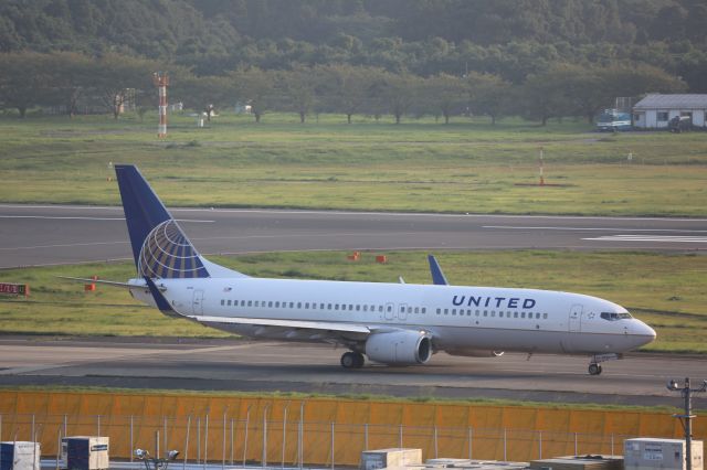 Boeing 737-800 (N35236)