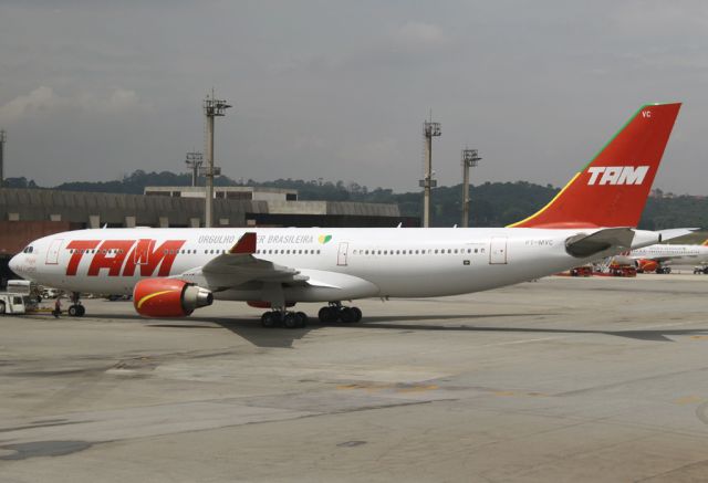 Airbus A330-200 (PT-MVC)