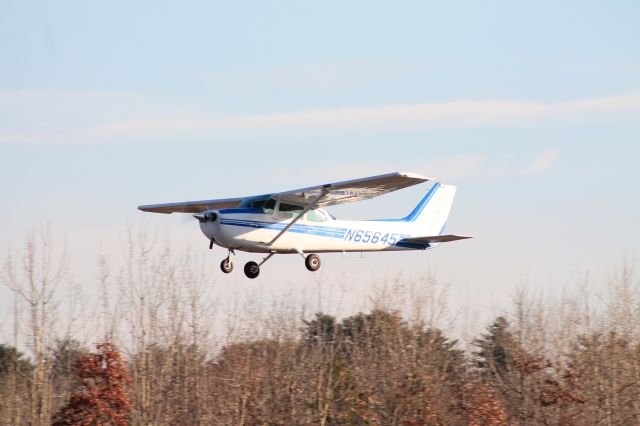 Cessna Skyhawk (N65645)