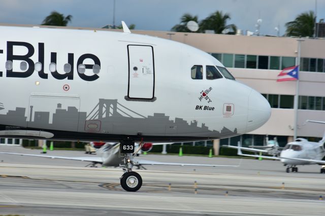 Airbus A320 (N633JB)