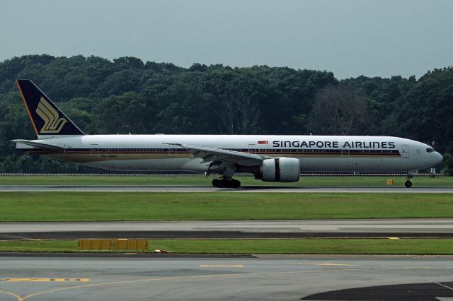 BOEING 777-300 (9V-SWO)