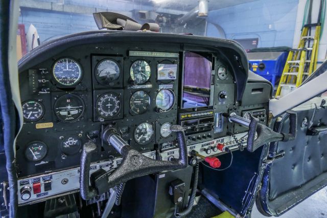 Cessna Cardinal (C-GAQS) - Instrument panel of C177 C-GAQS