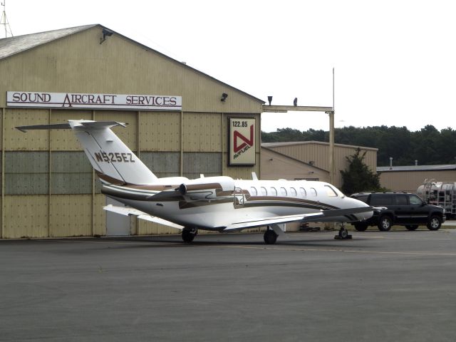 Cessna Citation CJ3 (N525EZ) - A very nice CJ3, based at KDXR.