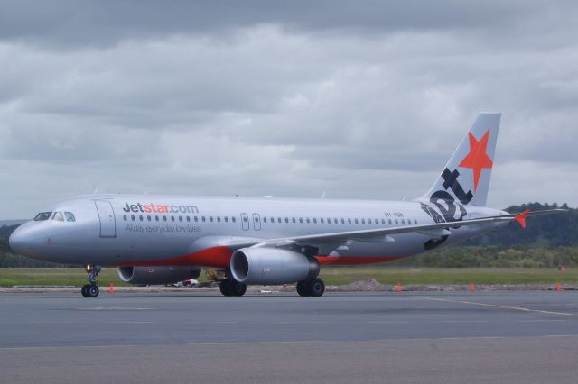 Airbus A320 (VH-VQN)