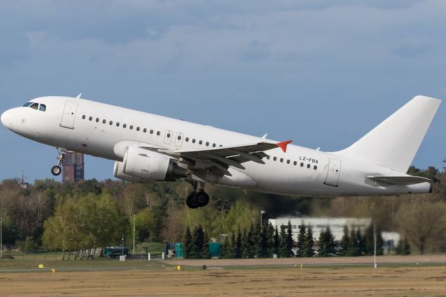 Airbus A319 (LZ-FBA) - now in all white 14th. April 2017