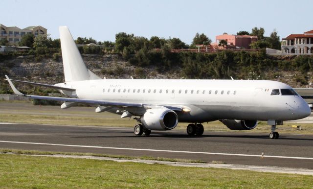 Embraer ERJ-190 (XA-AYJ)