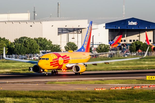 Boeing 737-700 (N781WN) - Early morning departure for Lubbock, Tx.