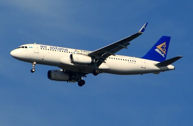 Airbus A320 (P4-KBC)