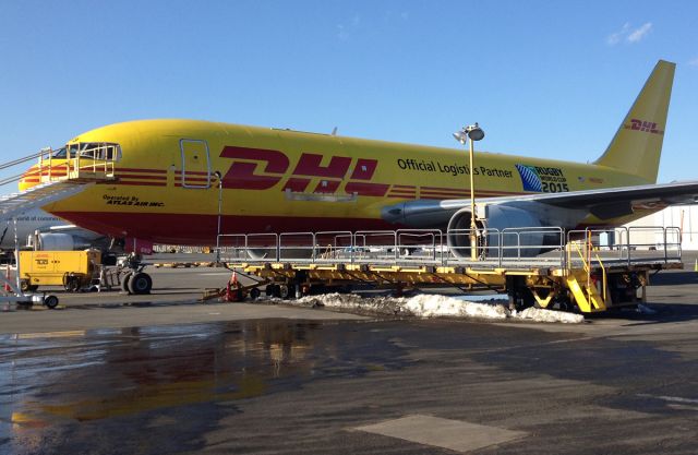 BOEING 767-200 (N659GT) - loading side of official logistics partner of the 2015 Rugby World Cup !