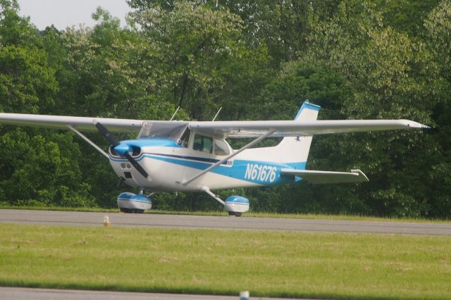 Cessna Skyhawk (N61676)