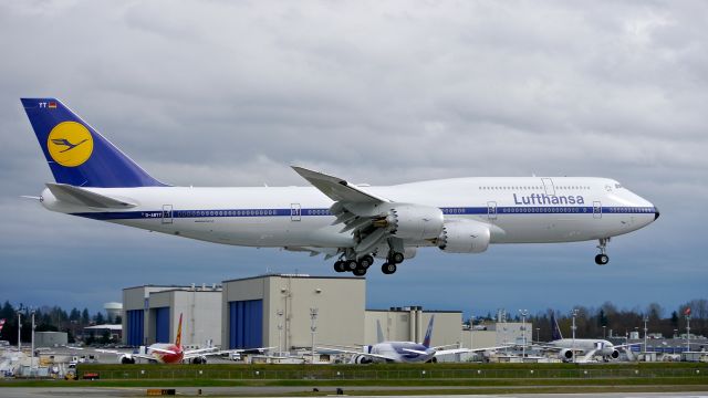 BOEING 747-8 (D-ABYT) - BOE39 on short final to Rwy 16R to complete a C1 flight on 3/11/15. (ln 1513 / cn 37844). Retro livery.