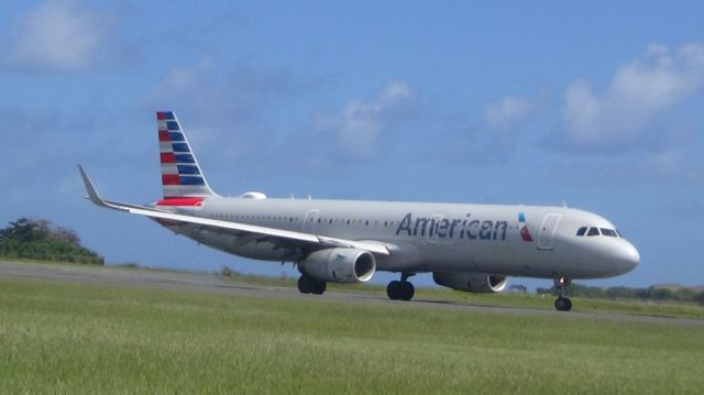 Airbus A321 (N159AN)