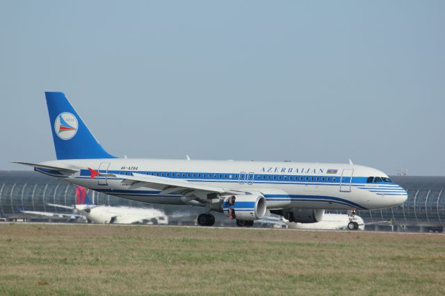 Airbus A320 (4K-AZ05)