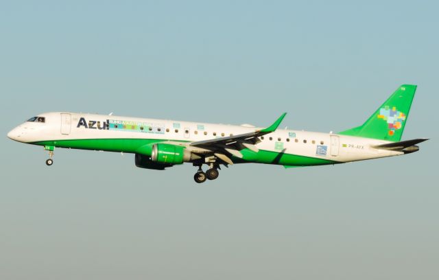 EMBRAER 195 (PR-AYX)