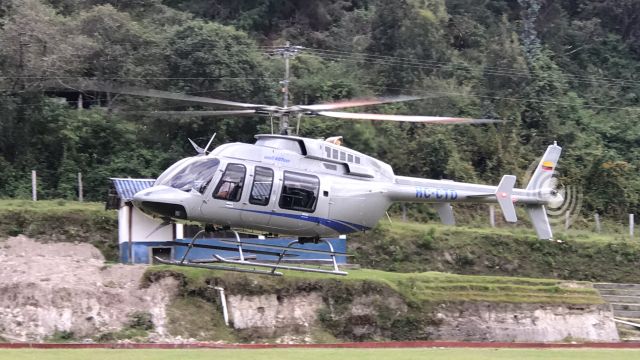 Bell 407 (HC-CTD) - En la ciudad de Loja, estadio de polo del Grupo de Caballería de la Brigada de Infantería Nr. 7 Loja. 