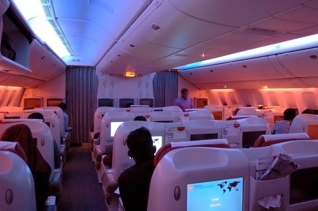 BOEING 777-300 (S2-AFO)