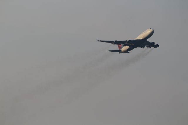 Boeing 747-400 (N668US)