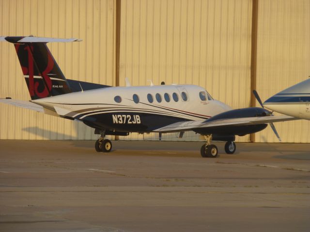 Beechcraft Super King Air 200 (N372JB)