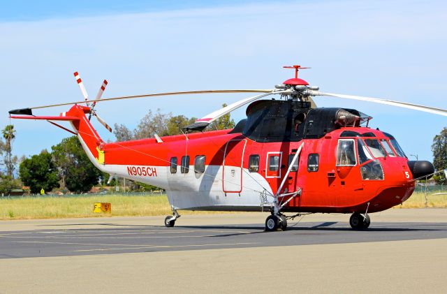 Sikorsky Sea King (N905CH) - Very interesting Sikorsky S-61N parked on the ramp at Reid Hillview.