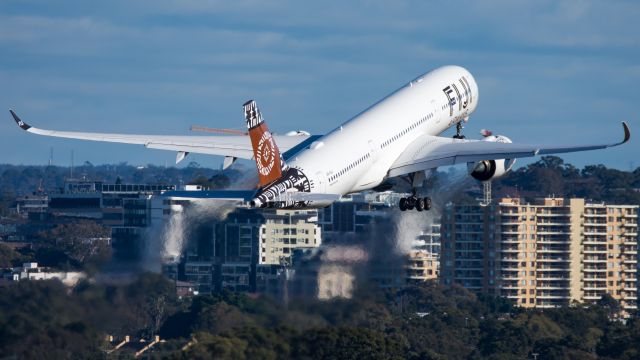 Airbus A350-900 (DQ-FAJ)