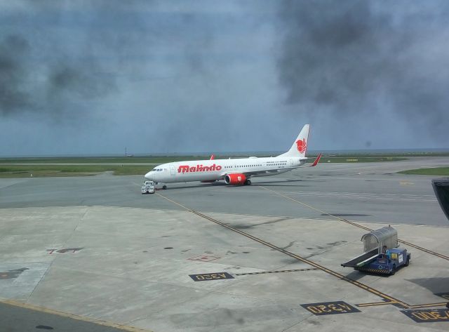 Boeing 737-700 (9M-LNG)